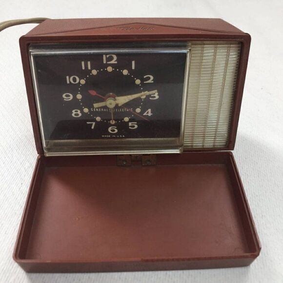 Vintage General Electric GE Clock Alarm Travel - Picture 1 of 5